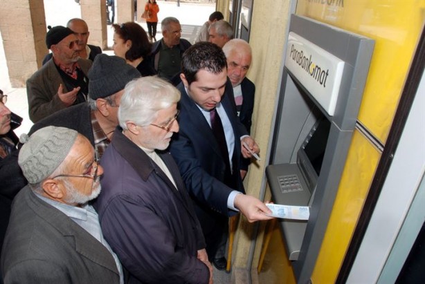 Foto - Emekli vatandaşa en az 255 TL zam