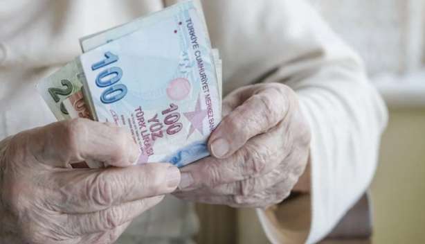 Foto - Emekliler aman dikkat! SGK uyardı: Bu belge olmazsa para verilmeyecek