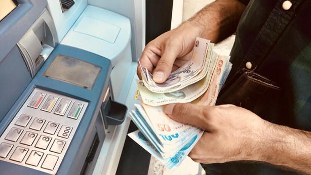 Emeklilere büyük müjde! Zamlı maaşın yanında ek ödeme de yapılacak