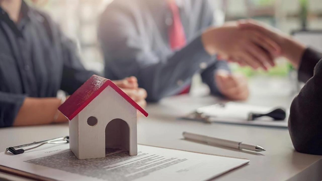 'Emeklilere kiralık değildir' skandalından sonra 'kadınlara kiralık' skandalı