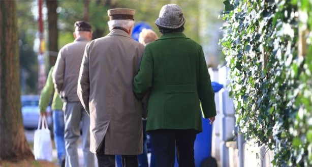 Foto - Emeklileri havalara uçuracak gelişme! İçinde büyük sürprizlerin olacağı "Emekli Kart" geliyor! Kimlerin yararlanacağı ortaya çıktı