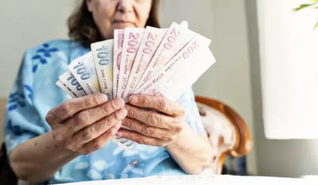 Foto - Emeklilerin yüzü gülecek mi? Taban maaş ne olur? Refah payı var mı? Kim, ne kadar alacak? 
