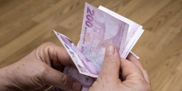 Emekliye ek ödeme mi var? SGK Bağkur emeklisi maaş zam ikramiye haberi