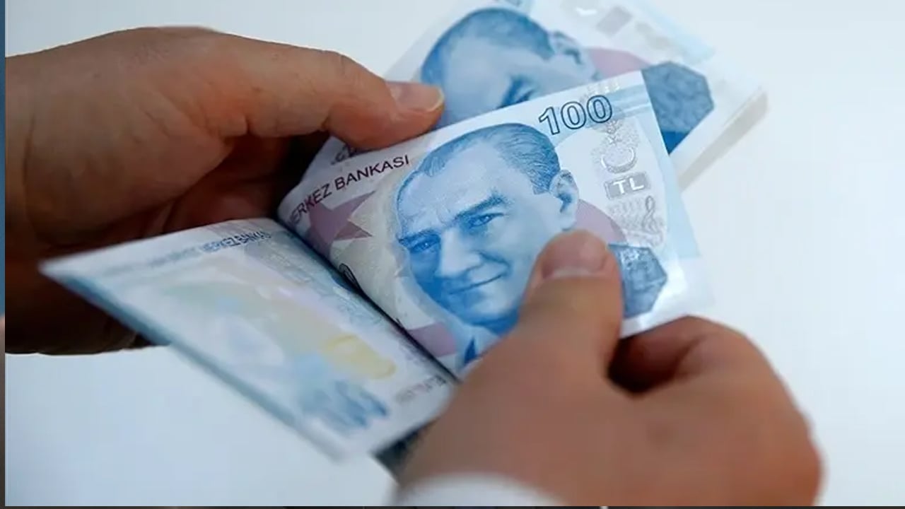 Emekliye müjde geldi: En düşük emekli maaşı alanlara yeni gelir desteği! 