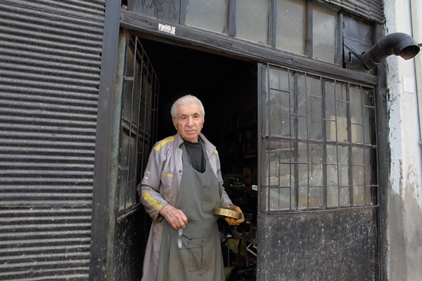 Foto - Emektar ustalar ilerleyen yaşlarına rağmen mesleklerini icra ediyor