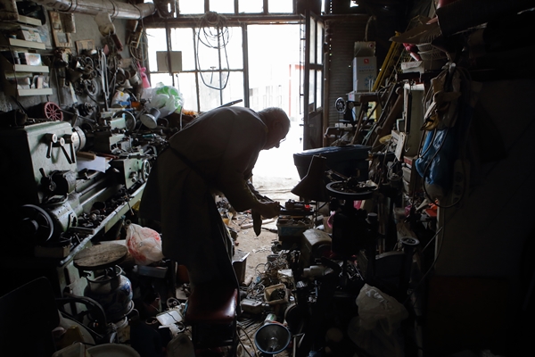 Foto - Emektar ustalar ilerleyen yaşlarına rağmen mesleklerini icra ediyor