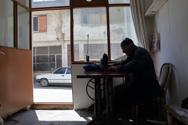 Foto - Emektar ustalar ilerleyen yaşlarına rağmen mesleklerini icra ediyor