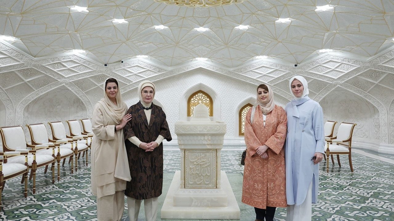 Foto - Emine Erdoğan ata yurdu Semerkant’ta! İmam Buhari Türbesi'nde dua