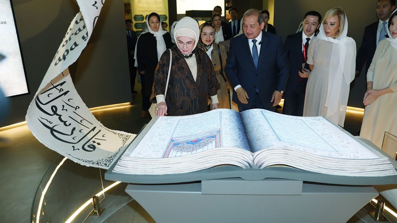 Foto - Emine Erdoğan ata yurdu Semerkant’ta! İmam Buhari Türbesi'nde dua