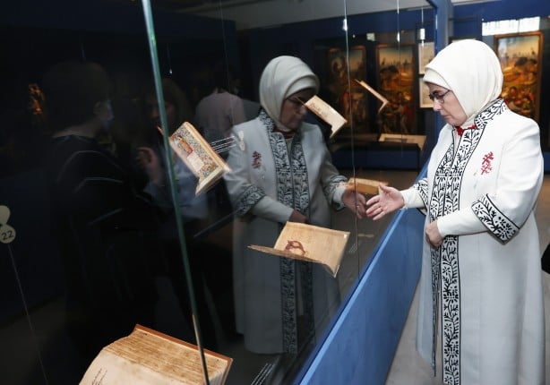 Foto - Emine Erdoğan, Belçika Kraliyet Kütüphanesi'ni ziyaret etti