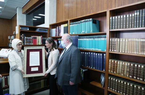 Foto - Emine Erdoğan, Belçika Kraliyet Kütüphanesi'ni ziyaret etti