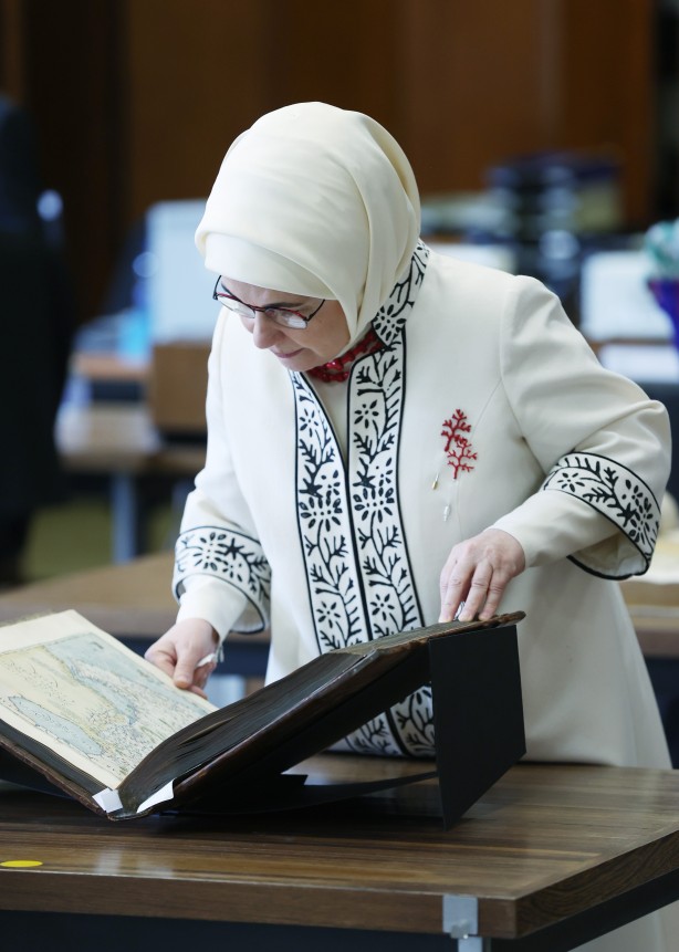 Foto - Emine Erdoğan, Belçika Kraliyet Kütüphanesi'ni ziyaret etti