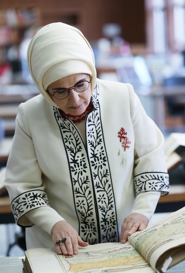 Foto - Emine Erdoğan, Belçika Kraliyet Kütüphanesi'ni ziyaret etti