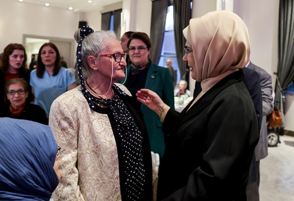 Foto - Emine Erdoğan Darülaceze sakinleriyle iftarda buluştu