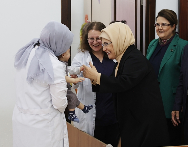 Foto - Emine Erdoğan Darülaceze sakinleriyle iftarda buluştu