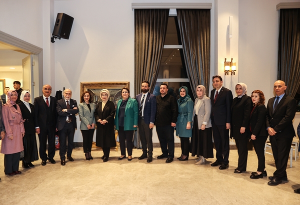 Emine Erdoğan Darülaceze sakinleriyle iftarda buluştu