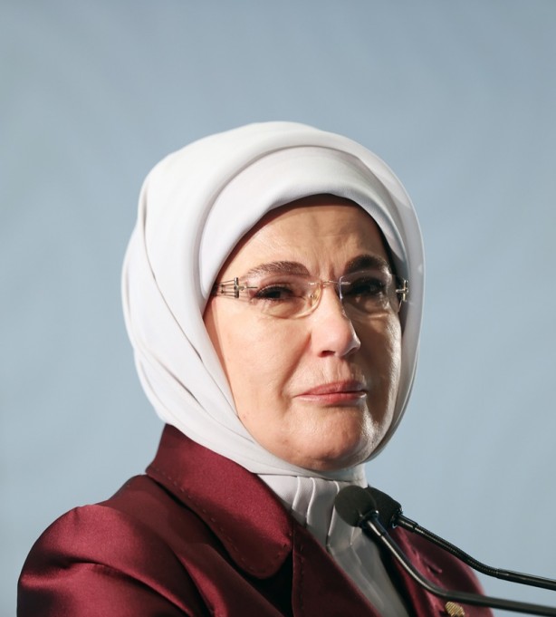 Foto - Emine Erdoğan gözyaşlarını tutamadı