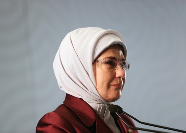 Foto - Emine Erdoğan gözyaşlarını tutamadı