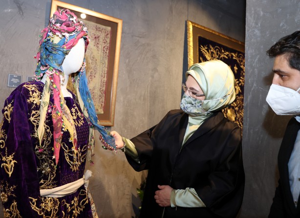 Foto - Emine Erdoğan, "Kalbe Dokunan İlmek" sergisine ziyaret düzenledi