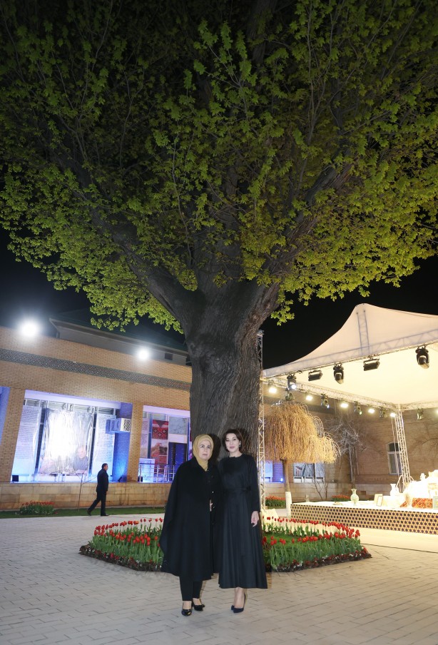 Foto - Emine Erdoğan, Özbekistan Cumhurbaşkanı'nın eşi Ziroat Mirziyoyeva ile görüştü