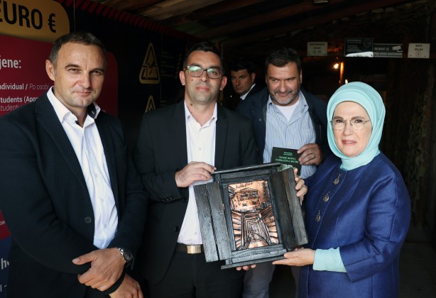 Foto - Emine Erdoğan, Umut Tüneli'ni ziyaret etti