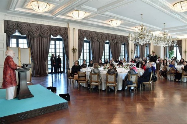 Foto - Emine Erdoğan'dan özel harekatçıların eşlerine yemek