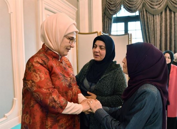 Foto - Emine Erdoğan'dan özel harekatçıların eşlerine yemek