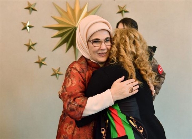 Foto - Emine Erdoğan'dan özel harekatçıların eşlerine yemek