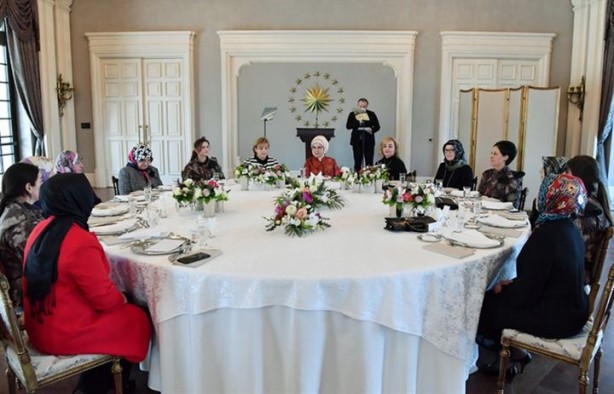 Foto - Emine Erdoğan'dan özel harekatçıların eşlerine yemek