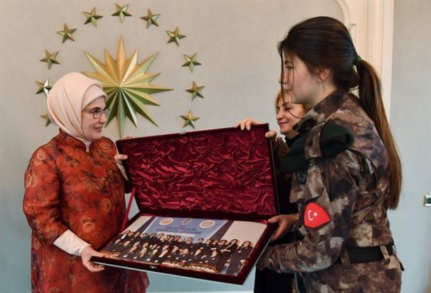 Foto - Emine Erdoğan'dan özel harekatçıların eşlerine yemek