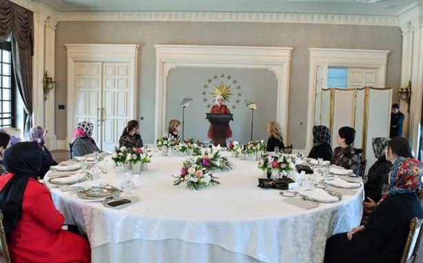 Foto - Emine Erdoğan'dan özel harekatçıların eşlerine yemek