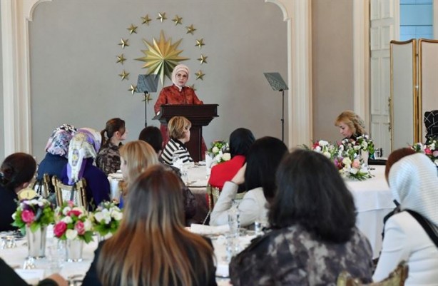 Foto - Emine Erdoğan'dan özel harekatçıların eşlerine yemek