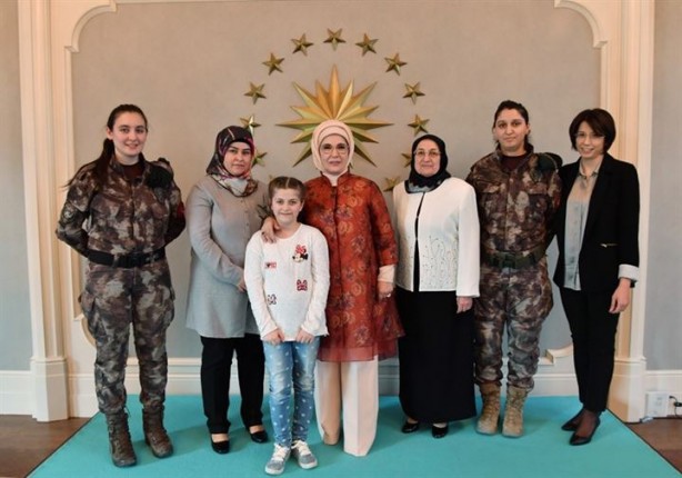 Foto - Emine Erdoğan'dan özel harekatçıların eşlerine yemek