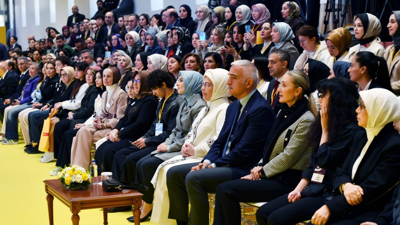 Emine Erdoğan'dan Rami Çocuk ve Sanat Bienali'ne ilişkin paylaşım 