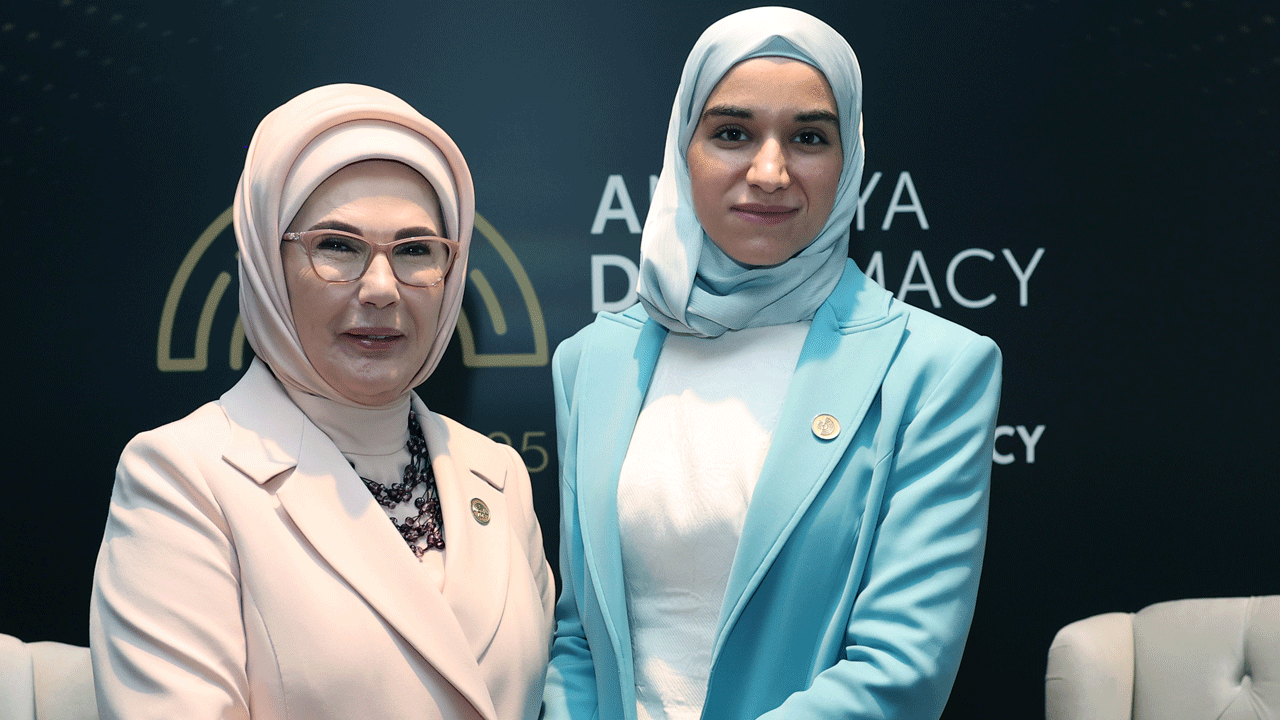 Foto - Emine Erdoğan’dan Suriye’nin ‘first lady’si Latife El Durubi’ye özel ilgi
