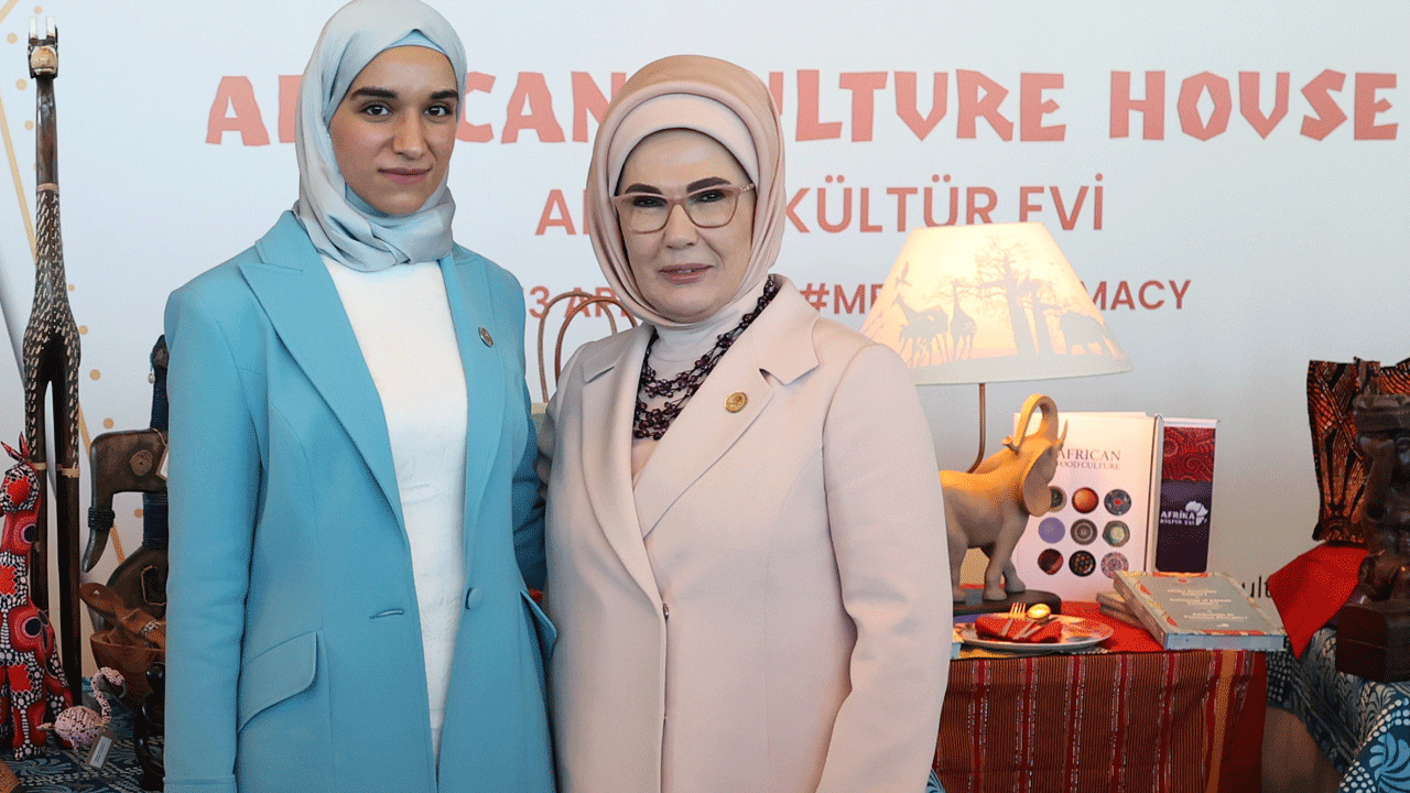 Emine Erdoğan’dan Suriye’nin ‘first lady’si Latife El Durubi’ye özel ilgi