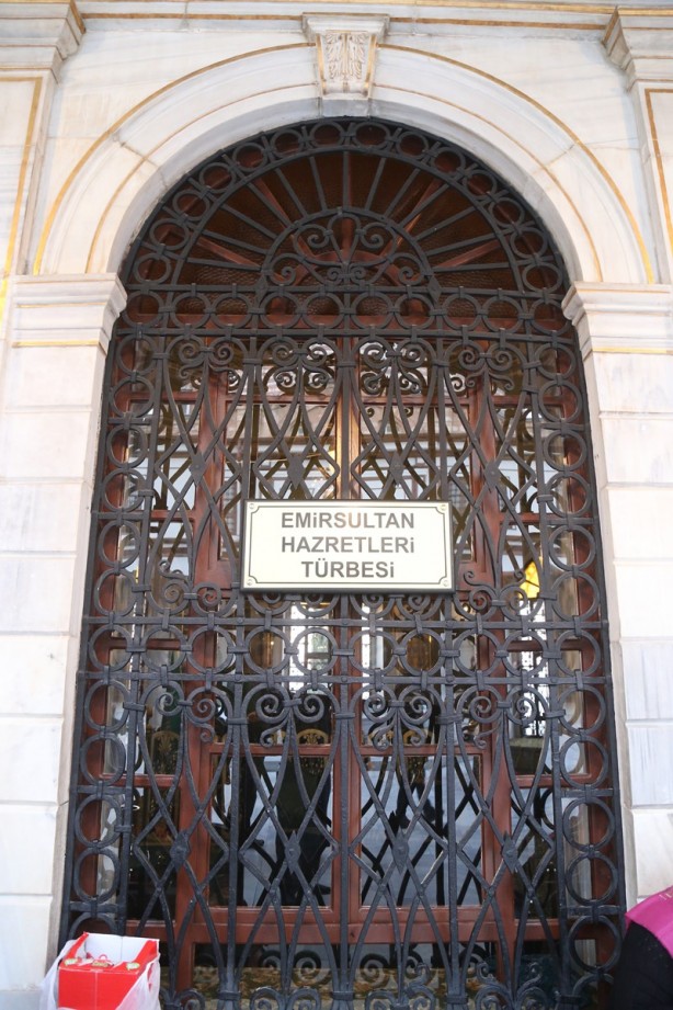 Emir Sultan Türbesi