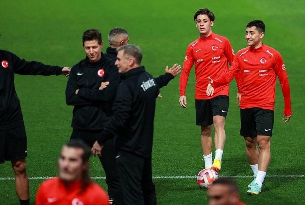 Foto - Emirhan İlkhan'dan Türkiye'ye çok büyük ayıp! Sonunda bunu da yaptı