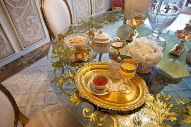 Foto - Emlak kralının altın kaplama evi