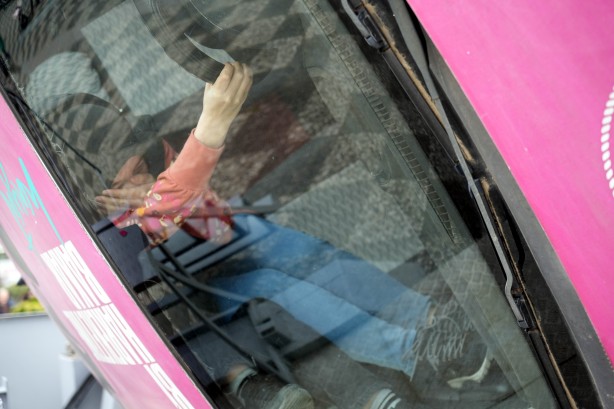 Foto - Emniyet kemerinin önemini tepetaklak olunca anladılar!