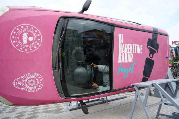 Foto - Emniyet kemerinin önemini tepetaklak olunca anladılar!