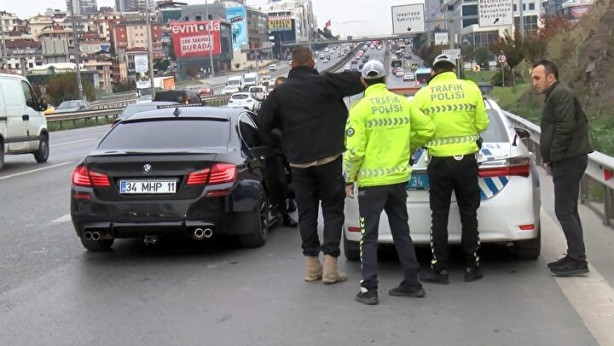 Foto - Emniyet şeridinde yakalanan Almancı'dan pişkin savunma