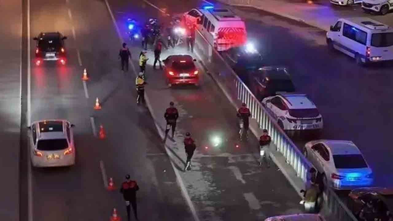 Foto - Emniyet tetikte, ‘Huzur İstanbul’da: Çifte denetimde 640 suçlu yakalandı