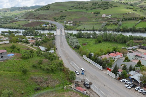 Foto - Emniyet ve jandarmadan helikopterle denetleme