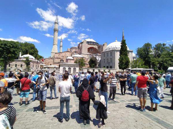 Foto - Emniyetin bir numarası Ayasofya Camii'nde! Vatandaşlardan Ezan'a yoğun ilgi