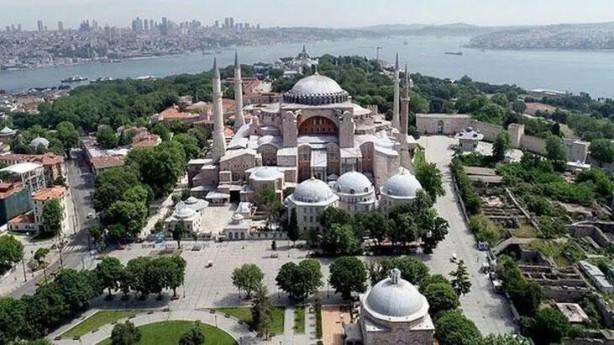 Foto - Emniyetin bir numarası Ayasofya Camii'nde! Vatandaşlardan Ezan'a yoğun ilgi