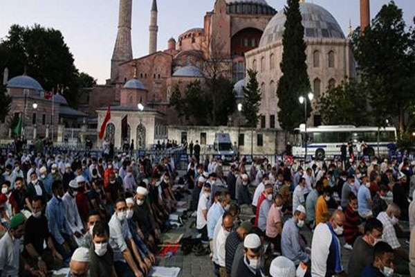 Foto - Emniyetin bir numarası Ayasofya Camii'nde! Vatandaşlardan Ezan'a yoğun ilgi