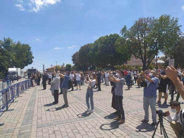 Foto - Emniyetin bir numarası Ayasofya Camii'nde! Vatandaşlardan Ezan'a yoğun ilgi