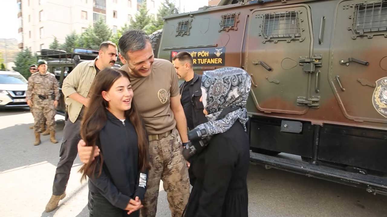 Emniyetten şehit emanetine vefalı jest! Kayseri Emniyet Müdürü Atanur Aydın şehit kızı Elif’i yalnız bırakmadı! 