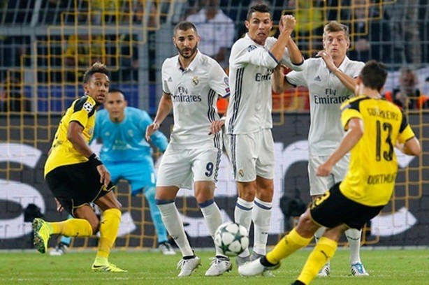 Emre Mor ve Ronaldo sosyal medyayı salladı!